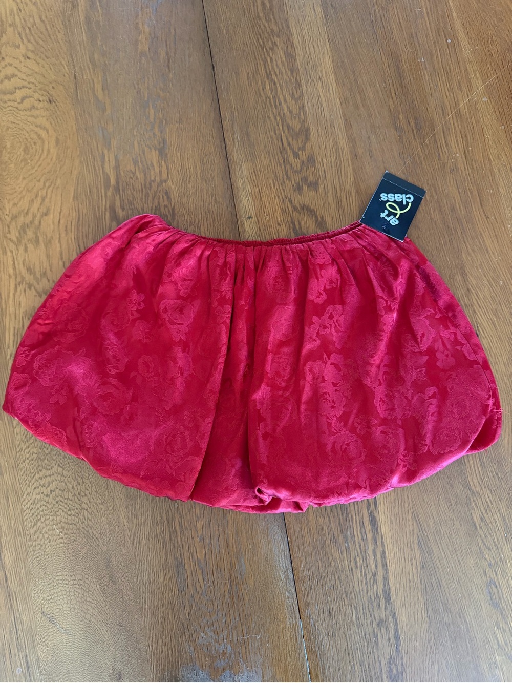 Art Class 6/7 Red Bubble Skirt- NWT